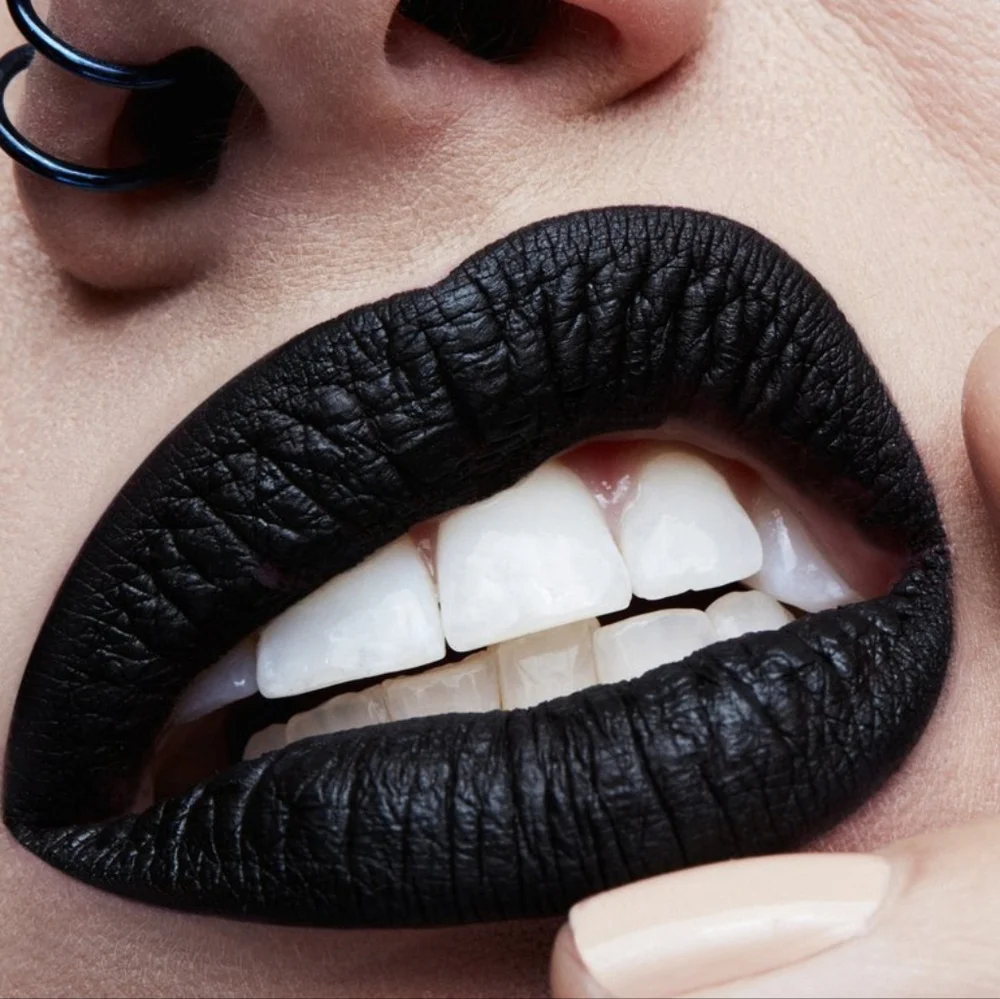 Lime Crime - Matte Velvetine Lipstick - Black Velvet - Discontinued